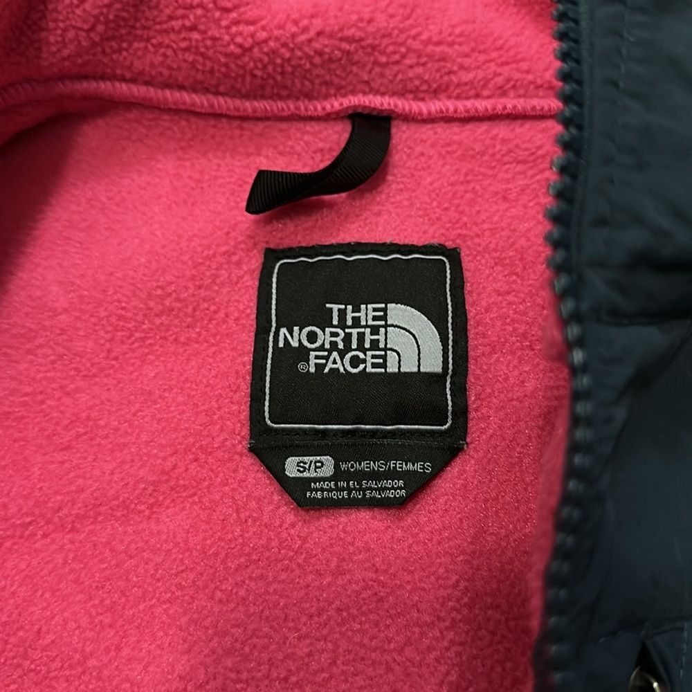 Pink and grey north face - Picture 2 of 3